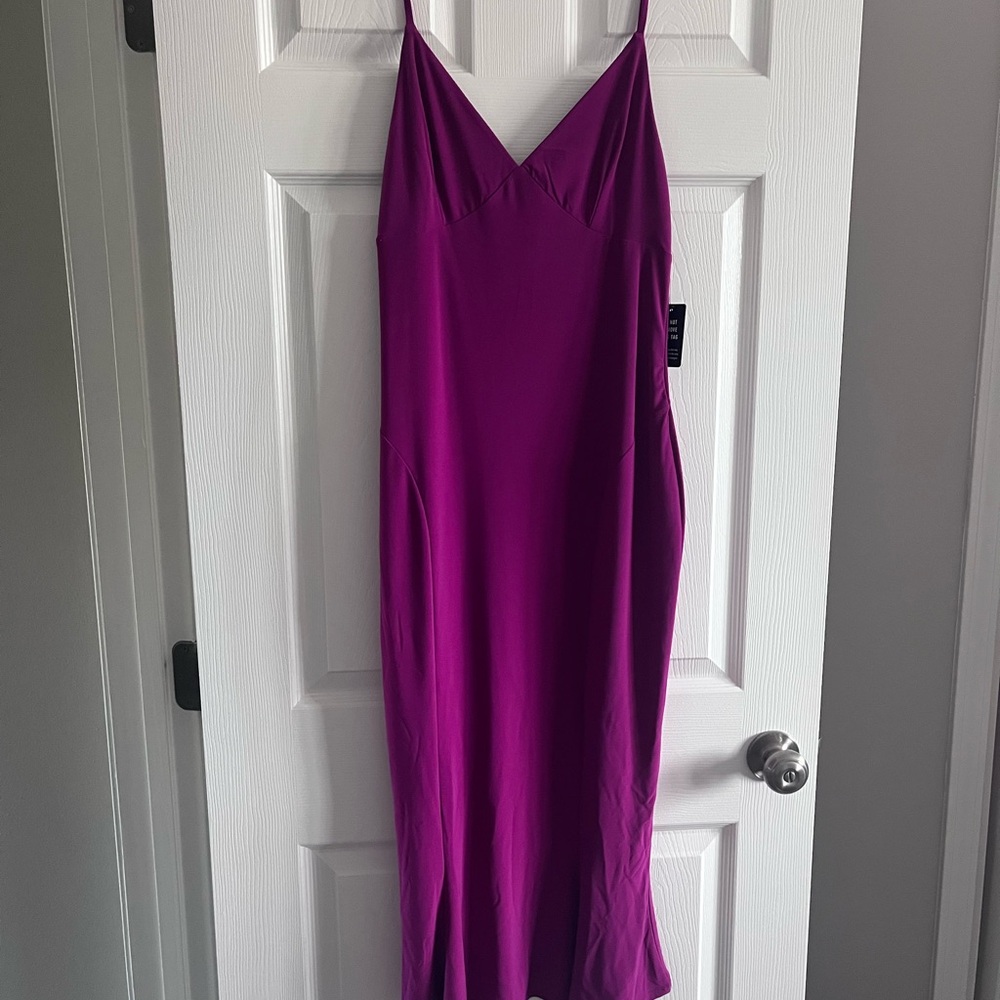 NWT Express Wild Orchid Adjustable strap Fit/ Flair  Slip Dress! Size Medium